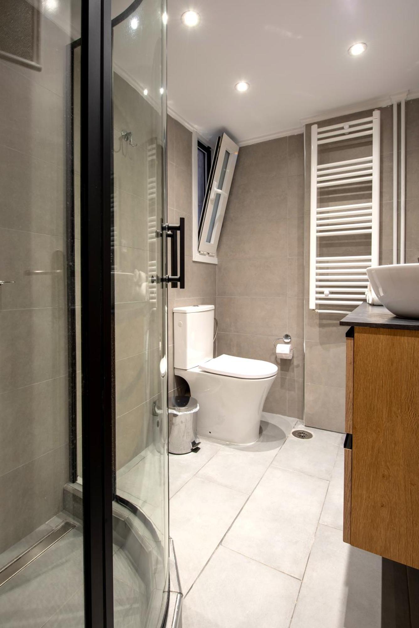 Spacious And Modern One Bedroom Apartment Athens Exterior photo